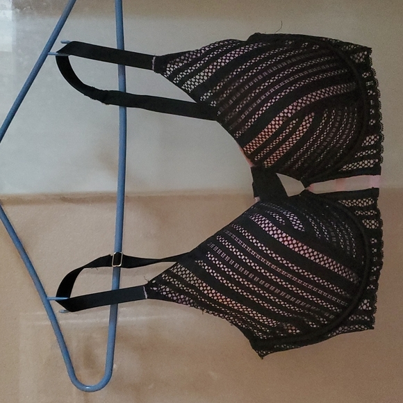 VS Bra 38Dd - Picture 1 of 3